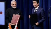 الزعيمان الهندي ناريندرا مودي والياباني شينزو آبي يوقعان مذكرة تفاهم وتعاون اقتصادي