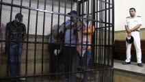 متهمون بما تسميه السلطات المصرية "الشذوذ الجنسي" في قفص الاتهام (الأناضول)