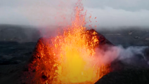 طائرة بدون طيار تذوب في بركان أيسلندا أثناء بث مباشر- يوتيوب