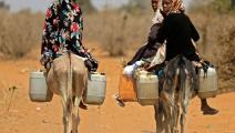 نقل المياه اعتيادي في أرياف السودان (أشرف شاذلي/فرانس برس)