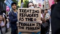 يعارض كثير من البريطانيين التهم الشعبوية ضد اللاجئين (Getty)