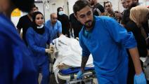 في مستشفى في جنوب لبنان بعد استهداف الاحتلال الإسرائيلي صحافيين في 13 أكتوبر 2023 (حسن عمّار/ أسوشييتد برس)