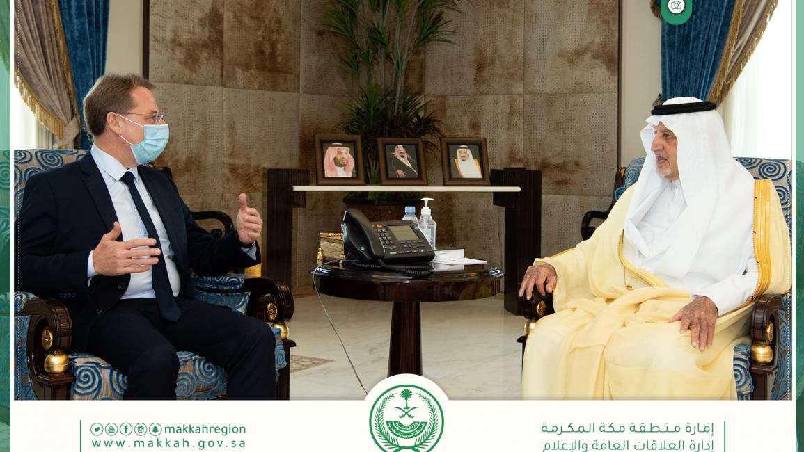  أمير مكة خالد الفيصل يستقبل السفير الفرنسي لودوفيك بوي/ توتير