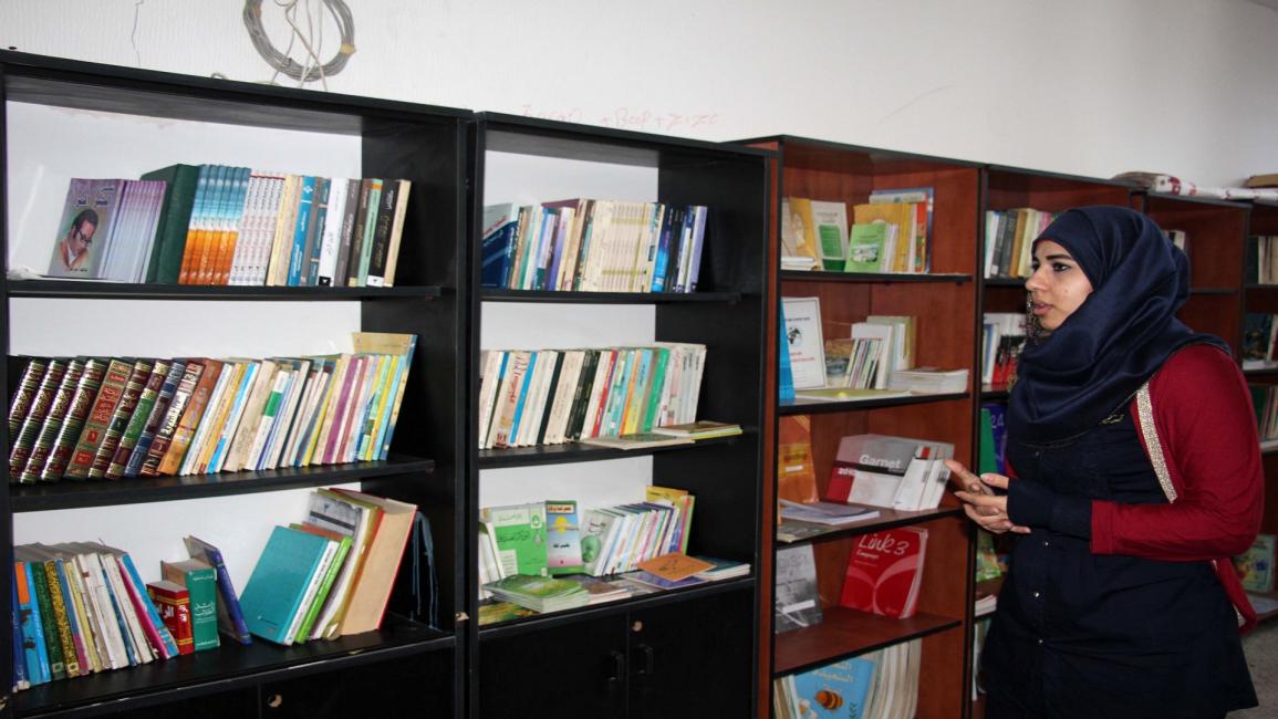 مكتبة عامة في عين الحلوة (العربي الجديد)