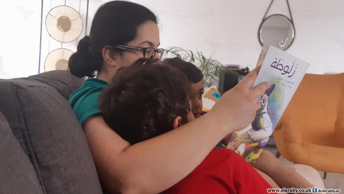 ندى الأحمر مع طفليها - لبنان - مجتمع