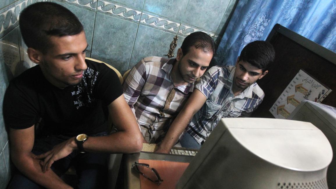 شباب عراقيون وإنترنت - العراق - مجتمع