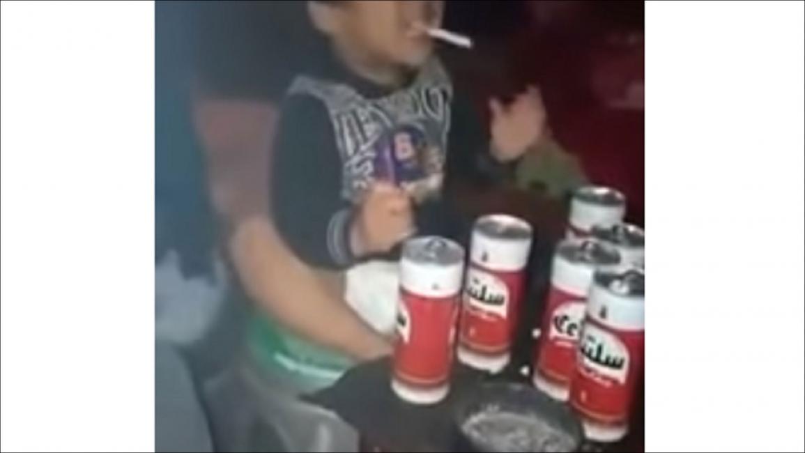 طفل تونسي يدخن ويشرب الخمر (يوتيوب)