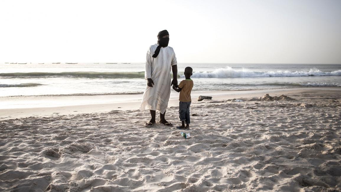 موريتانيون ولثام تقليدي - موريتانيا - مجتمع