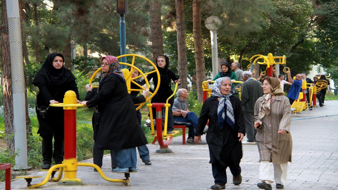 مسنون إيرانيون- الأناضول