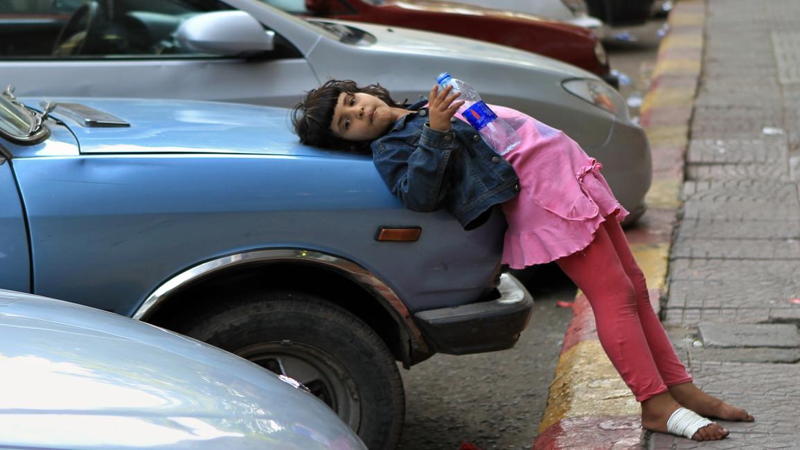 طفلة متسولة في مصر (فرانس برس)