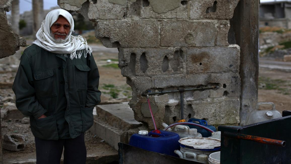 بات توفير المياه في دمشق أزمة (عابد الدوماني/فرانس برس)