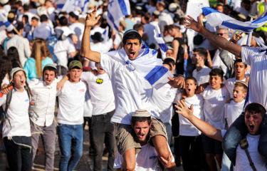 مستوطنون في القدس خلال مسيرة الأعلام 5 يونيو 2024 (ماركو دجوريكا/رويترز)