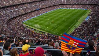 حضرت جماهير برشلونة بقوة في كامب نو خلال إحدى المباريات في 2022 (ديفيد راموس/Getty)