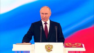 بوتين خلال أدائه اليمين الدستورية رئيساً لروسيا لولاية خامسة-رويترز