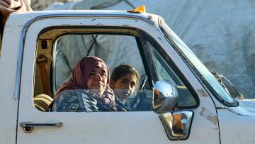 جهات أممية تحذر من ترحيل اللاجئين السوريين من لبنان (Getty)