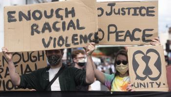 تظاهرة رفضاً للعنف العنصري في لندن (راي تانغ/ الأناضول)
