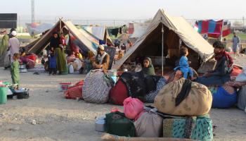 لاجئون أفغان في مخيم في نقطة شامان الحدودية في باكستان (فرانس برس)