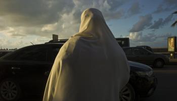 امرأة في مصر (ديريك هادسون/ Getty)