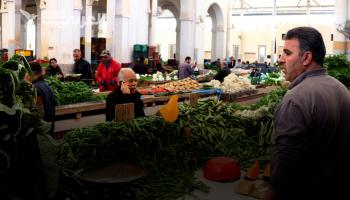 التضخم ونقص السلع يرهقان التونسيين خلال شهر رمضان