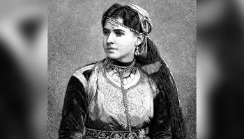 بورتريه لامرأة جزائرية عام 1893 (Getty)
