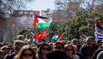 متظاهرون في مدريد تنديداً بالحرب الإسرائيلية على غزة (منصة إكس)