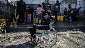 معاناة ذوي الإعاقة مضاعفة في قطاع غزة (عبد زقوت/الأناضول)
