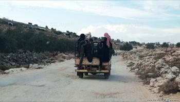 تفتقد مخيمات إدلب لوسائل المواصلات (العربي الجديد)