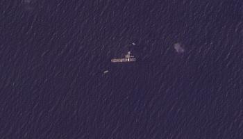 أقمار صناعية تظهر سفينة أميركية تشارك في بناء ميناء غزة 28/4/2024 (أسوشييتد برس)