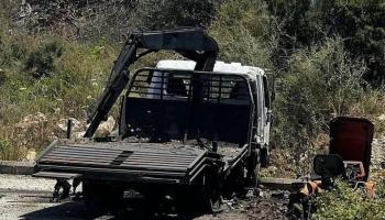 شاحنة في صور جنوبي لبنان بعد قصفها من قبل مسيرة إسرائيلية، 24 مايو 2024 (إكس)
