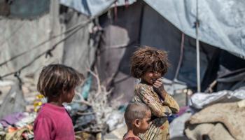مأساة في مخيمات النازحين (أحمد الربيعي/ فرانس برس)