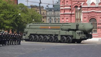 عرض عسكري في الساحة الحمراء بموسكو في 5 مايو 2024 (Getty)