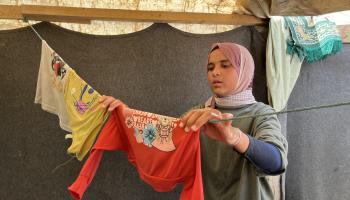 مها السرسك... طفولة في خدمة النازحين في غزة، 29 إبريل 2024 (الأناضول)
