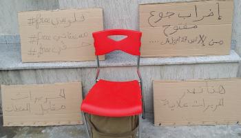 صحافي تونس يضرب عن الطعام