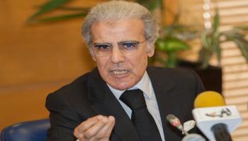 محافظ البنك المركزي المغربي عبد اللطيف الجواهري (الأناضول)