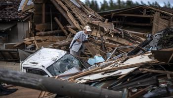 خسائر فادحة جراء الإعصار هاغيبيس في اليابان (كارل كورت/Getty)