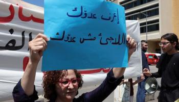 لبنانيون يرفضون الترحيل القسري للاجئين (رويترز)