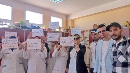 إضراب النقابات التعليمية في الجزائر/سياسة/فيسبوك