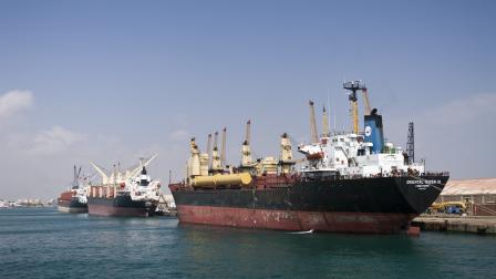 سفن ترسو في ميناء بورتسودان (Getty)