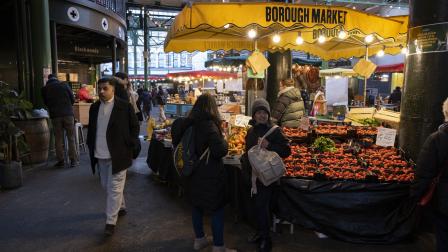 سوق شعبي في لندن في 6 فبراير 2024 (مايك كيمب/Getty)