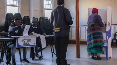 ناخبون يدلون بأصواتهم بالانتخابات في جنوب أفريقيا، 29-5-2024 (Getty)