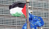 علم فلسطين على مقر مفوضية الاتحاد الأوروبي، 10 مايو 2022 (Getty)